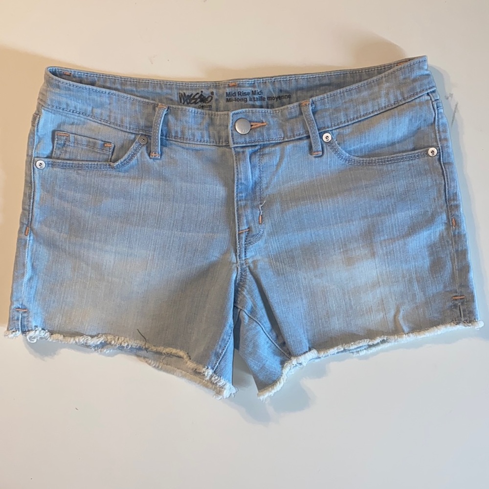 Mossimo. Mid Rise Cutoff Shorts. Light Blue Denim. Size 8/29. Gently Loved.